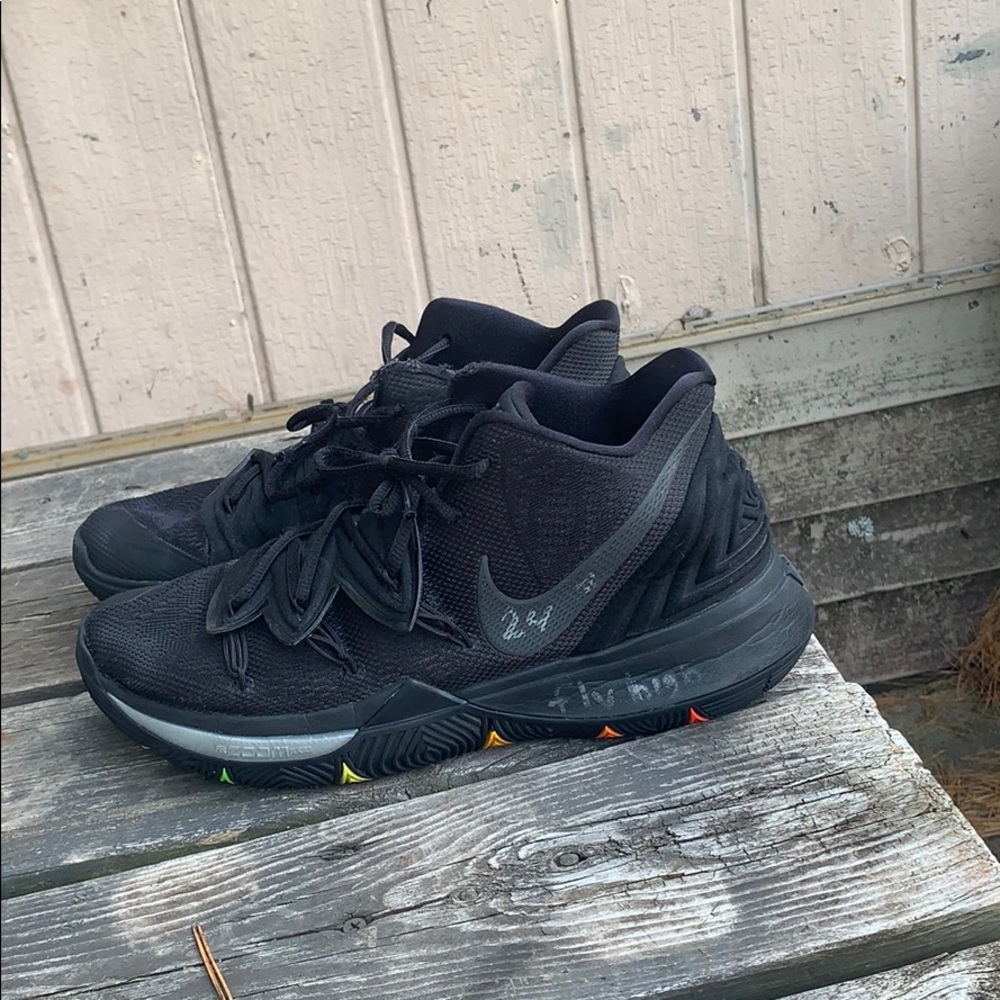 Nike kyrie 5